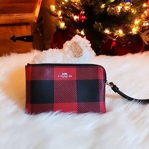 Corner Zip Wristlet With Buffalo Plaid Print NWT
